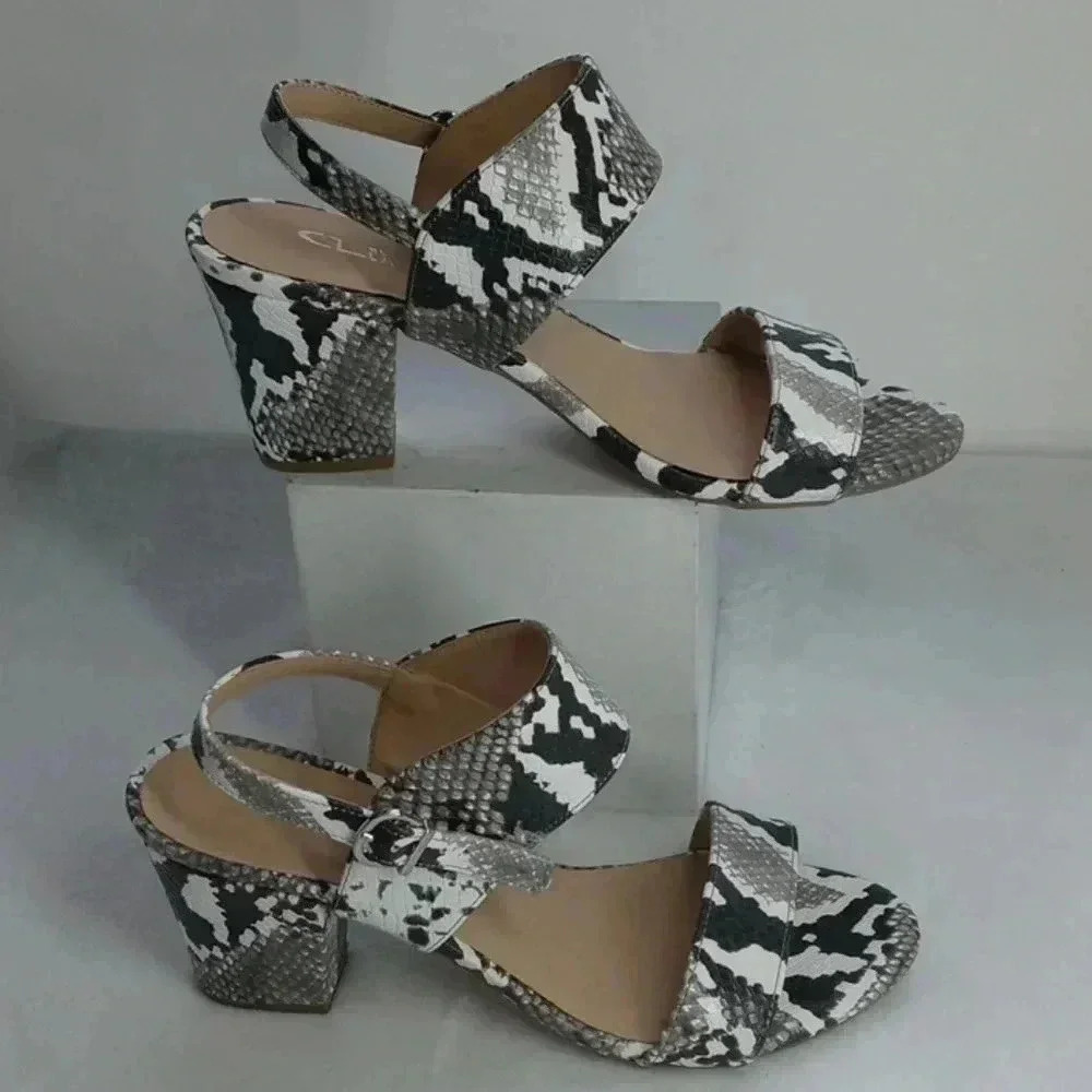 CL by laundry sandal